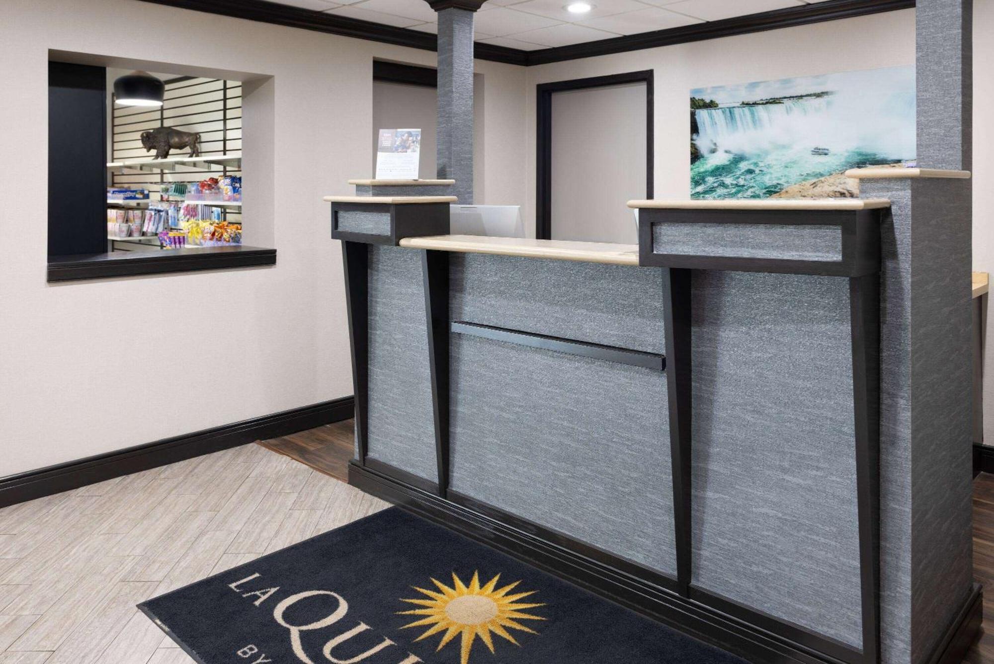 La Quinta Inn By Wyndham Buffalo Airport Williamsville Extérieur photo